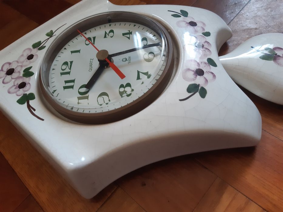 Zegar kuchenny z wahadłem