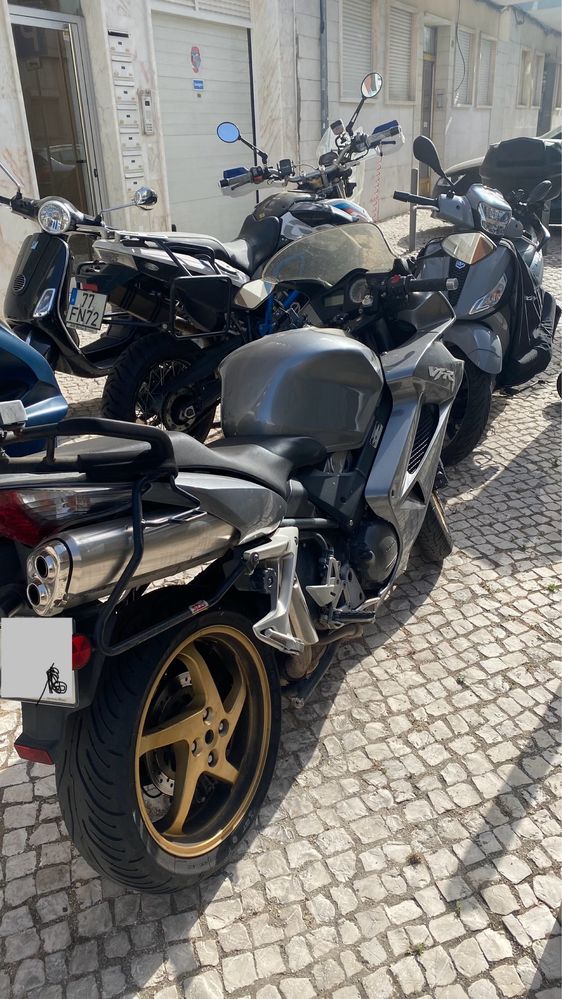 Honda VFR 800 VTEC