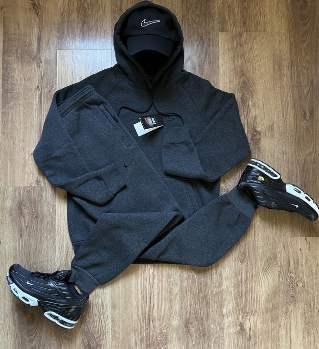 Костюм спортивний Nike теплий  L  залишився один