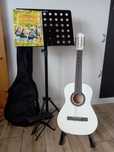 Gitara klasyczna z całym zestawem