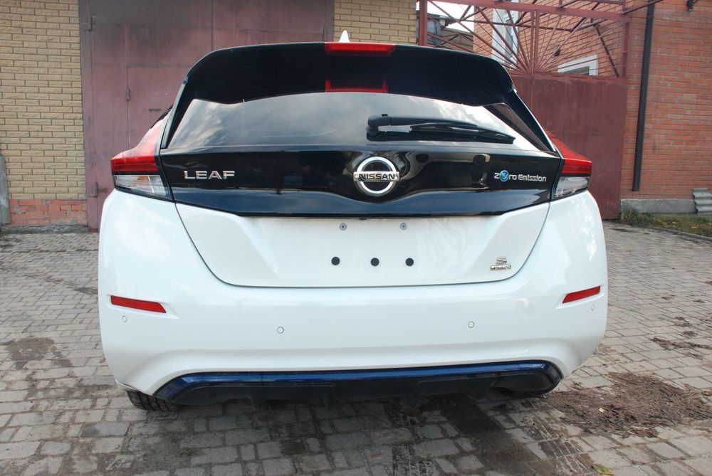 Ниссан Лиф Nissan leaf 2  9/21 г. 62 запас ход 384 км отличн состояние