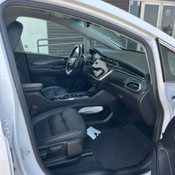 Chevrolet Bolt EV 2LT      2023