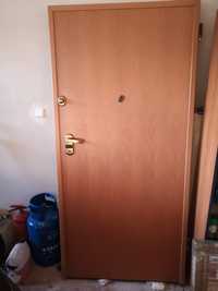 Drzwi antywłamaniowe z futryną z oryginalnymi kluczami Prawe Dierre  9