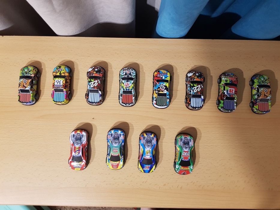 Набір металевих машинок з інерційним механізмом 12 шт.