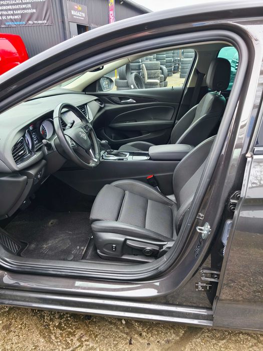 Tanirent.pl wynajem samochodów Łódź-seg. D Opel Insignia lub podobny