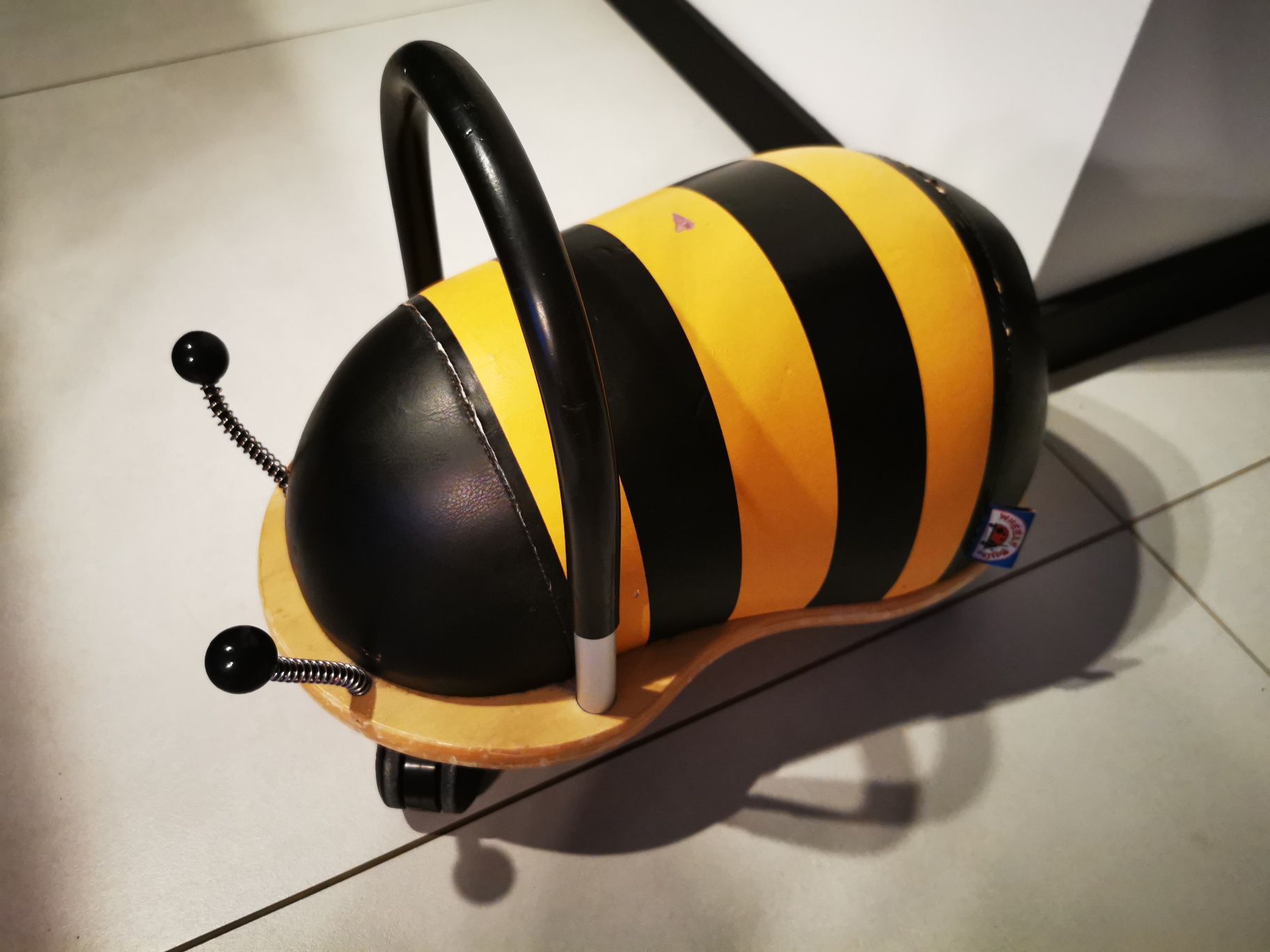 Wheely Bug pszczoła jeździk