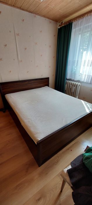 Łóżko 2 osobowe używane w bardzo dobrym stanie z szufladami na pościel