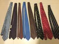 gravatas de vários modelos