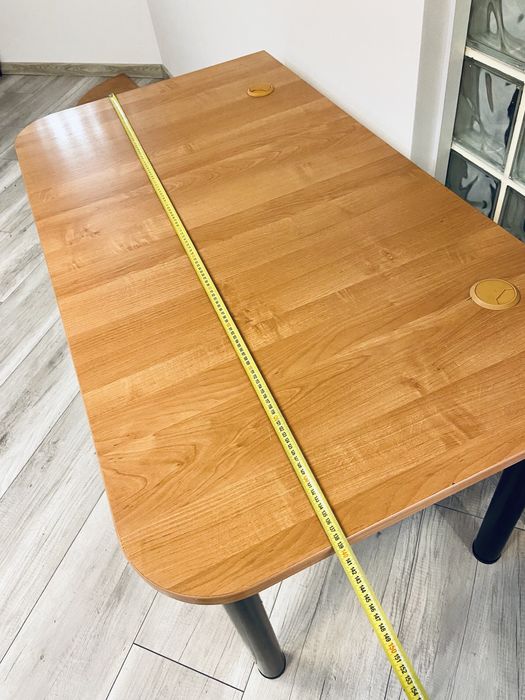Solidne biurko 140 x 75 cm metalowe nogi meble biurowe