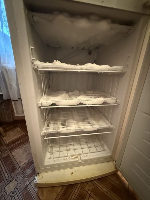 Холодильник Атлант хм5014 робочий