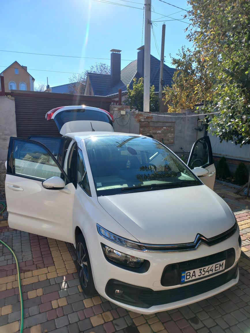 Продам citroen c4 picasso 1,6 дизель 2018