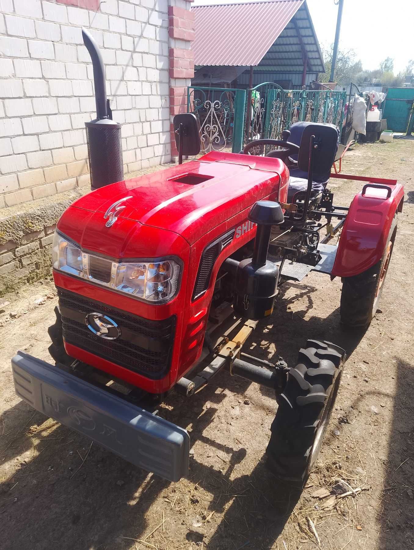 Продам трактор 240 LR  передній радітор  на гарантії