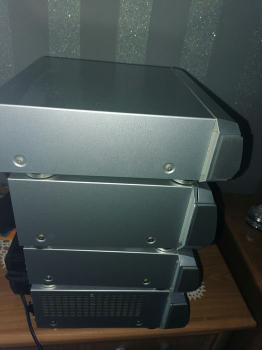 Wieża mini Technics 760