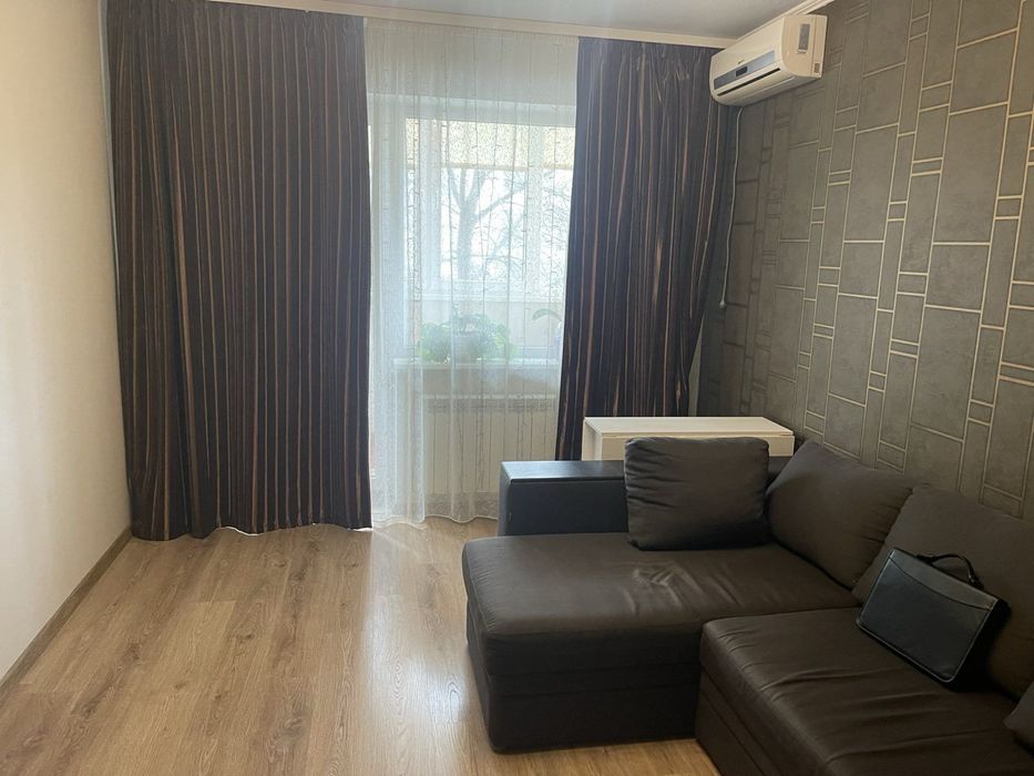 Пропоную в оренду 3 кім по Героїв України