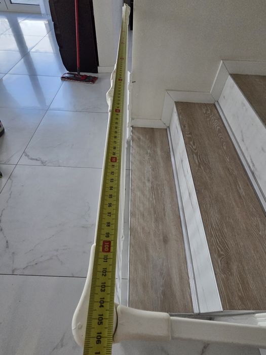 Barierka schodowa łamana