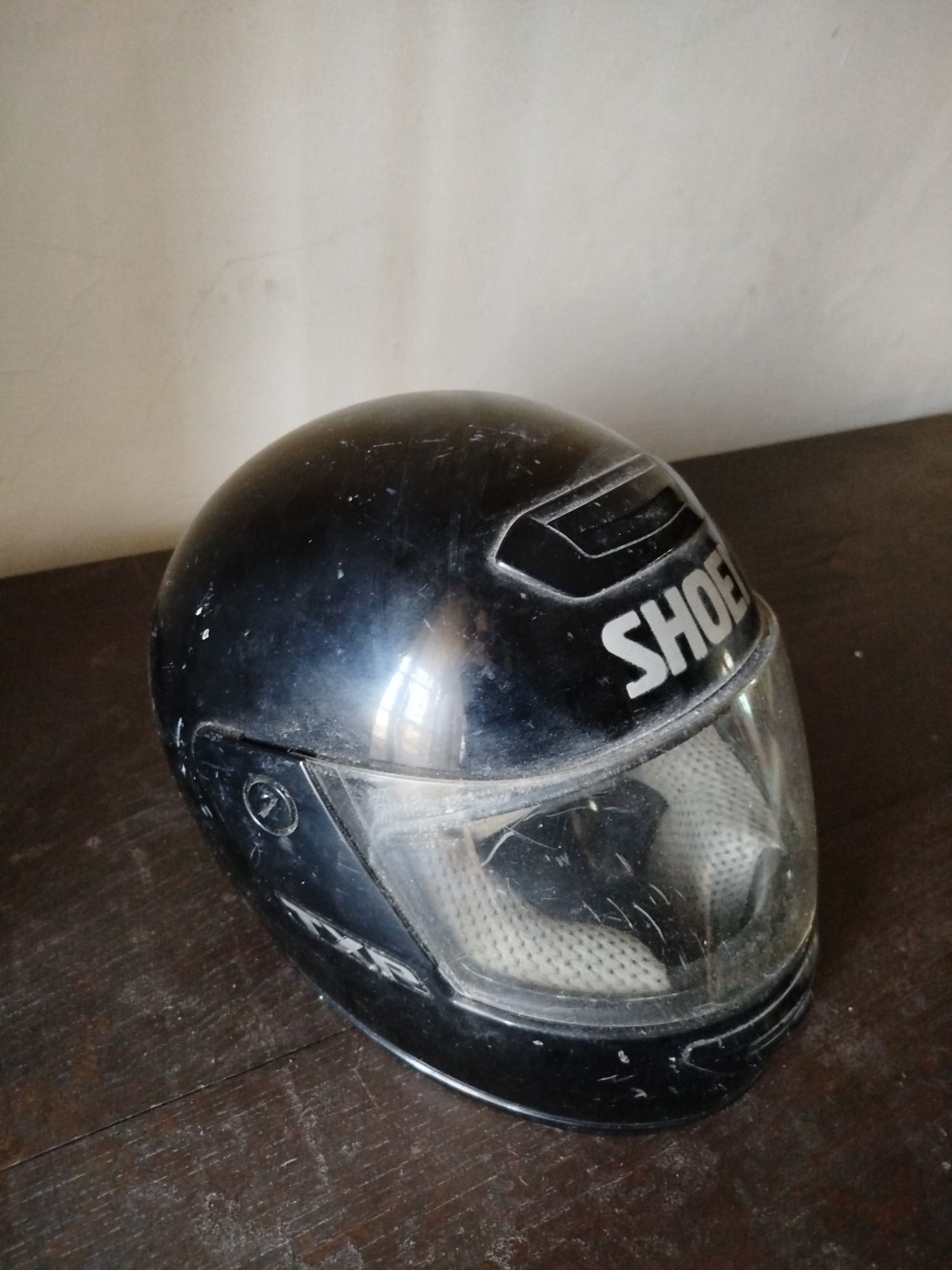 Capacete shoei muito usado