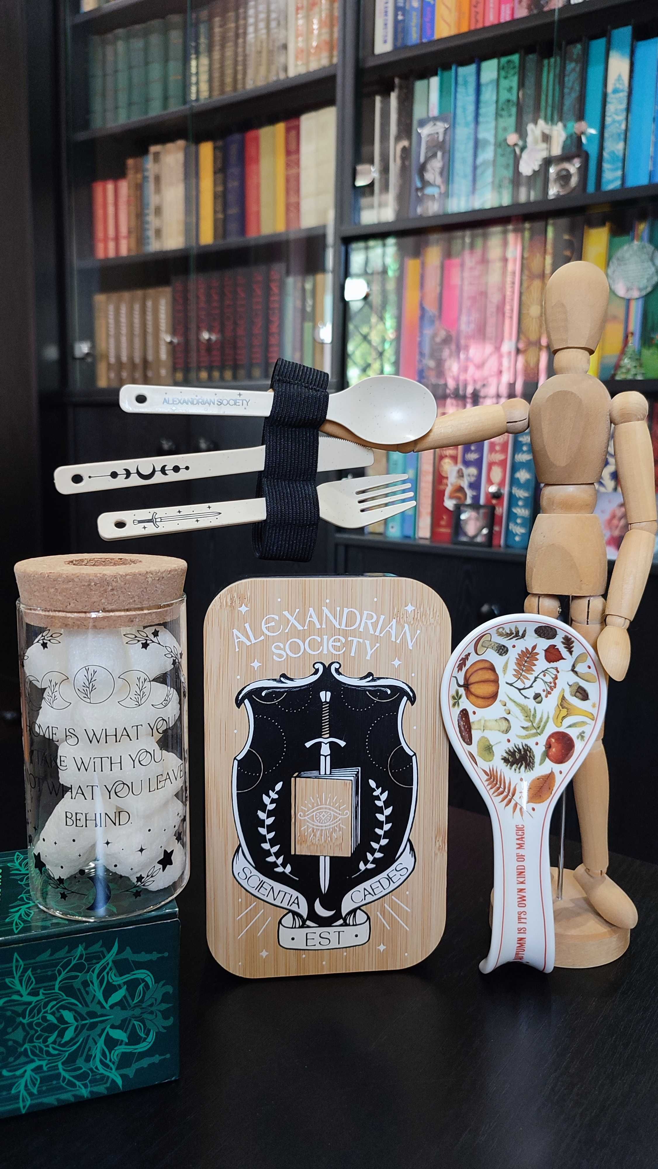 Мерч из боксов Owlcrate, Illumicrate, Fairyloot, The Bookish box