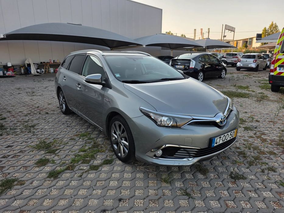 Toyota Auris Touring Sports 1.8 HSD Comfort +P.Sport+Navi