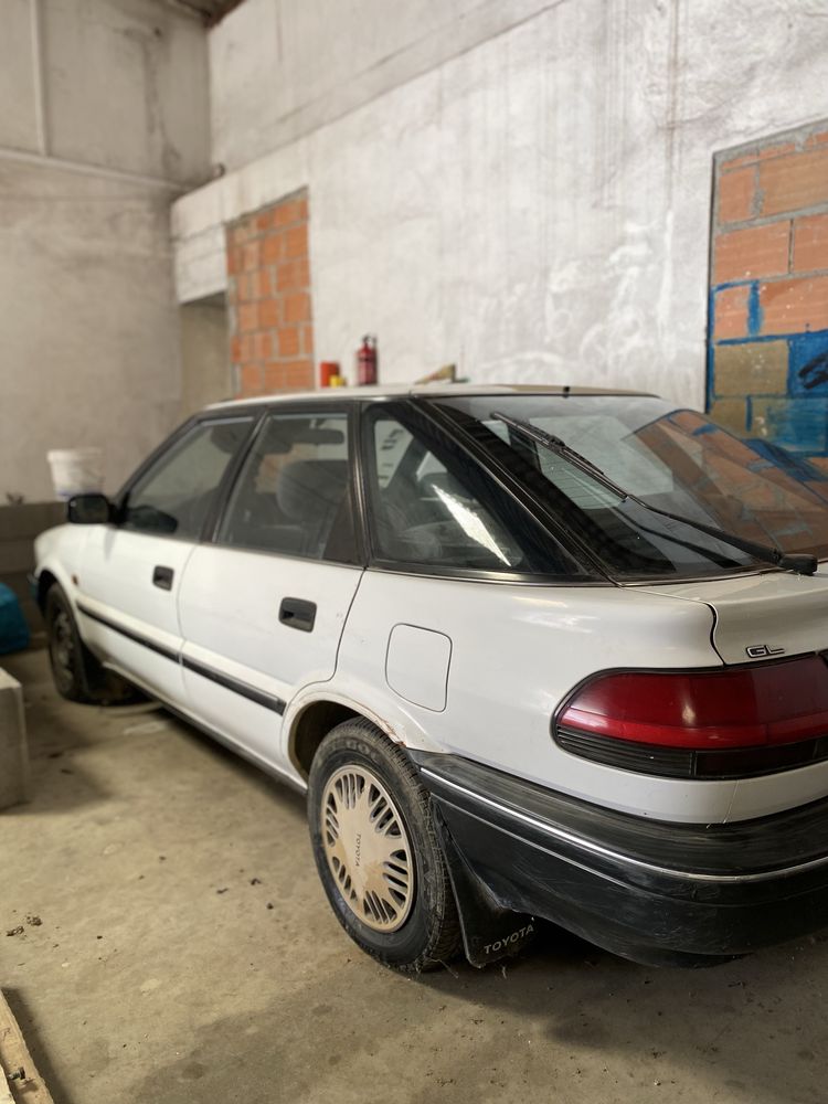 Toyoya gl corolla liftback 1987