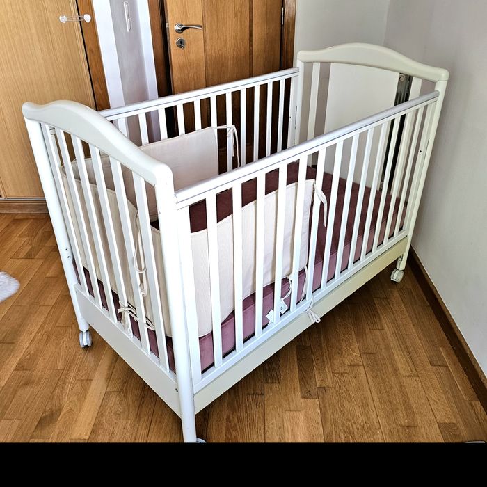 Berço da Pali em madeira maciça