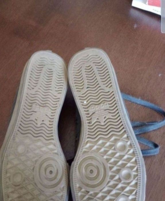 Tênis Adidas Nizza, número 40

Amarelo/Cinza

Número 40