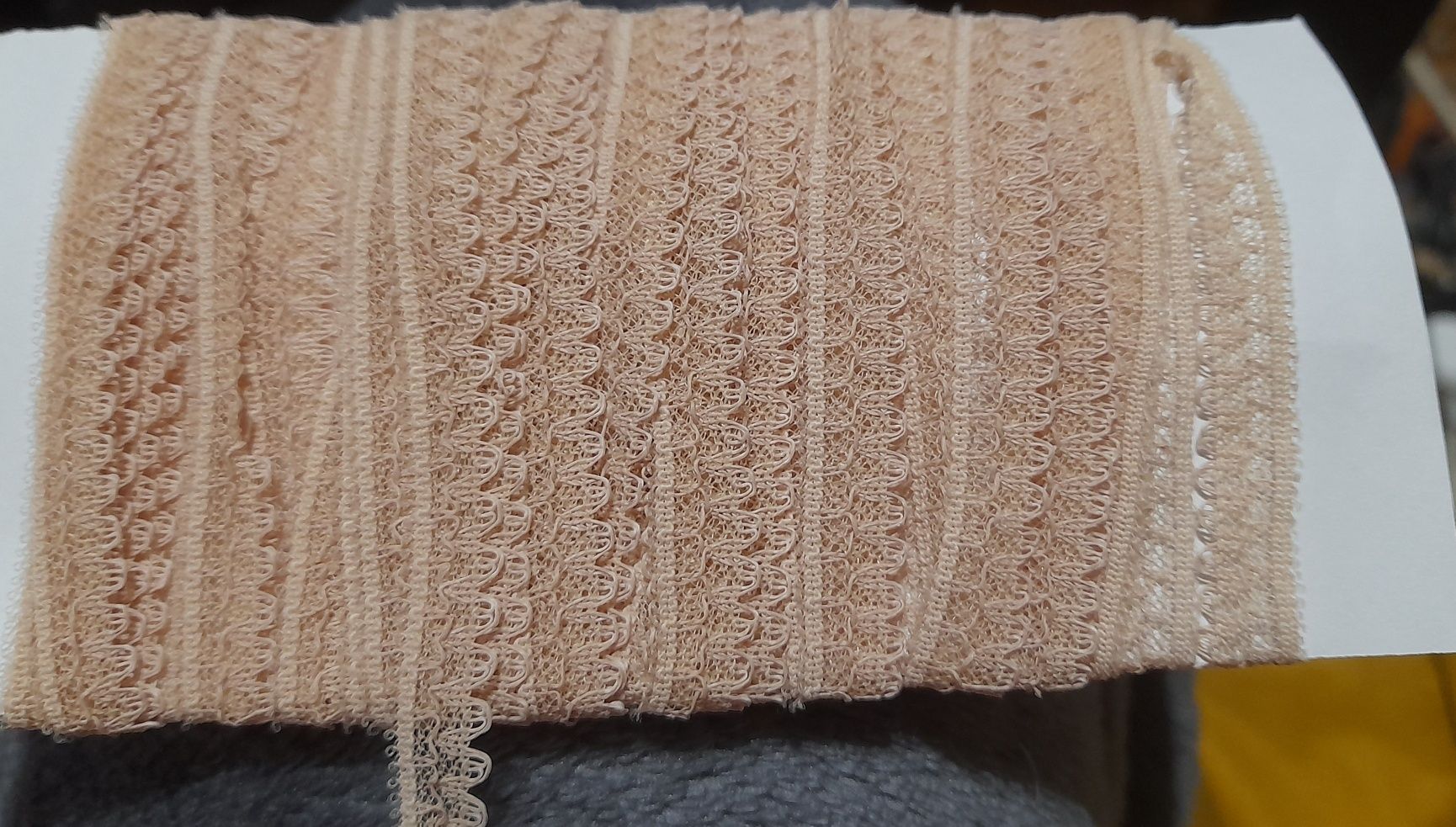 7 Mts. Renda cor beje com 0,50 cm - Nova