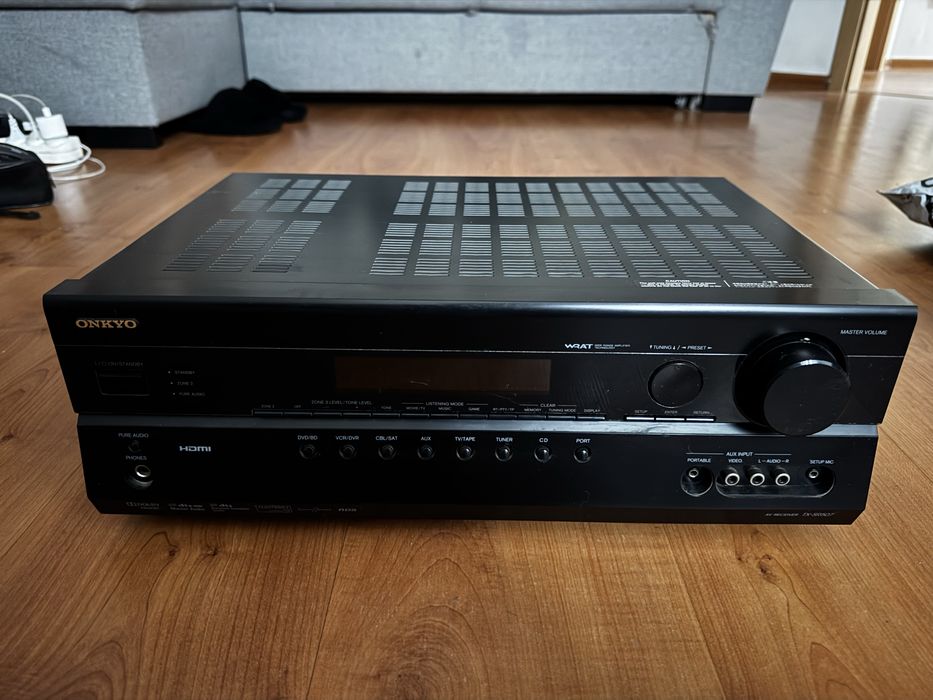 Onkyo amplituner TX-SR507 + dvd DV-SP406