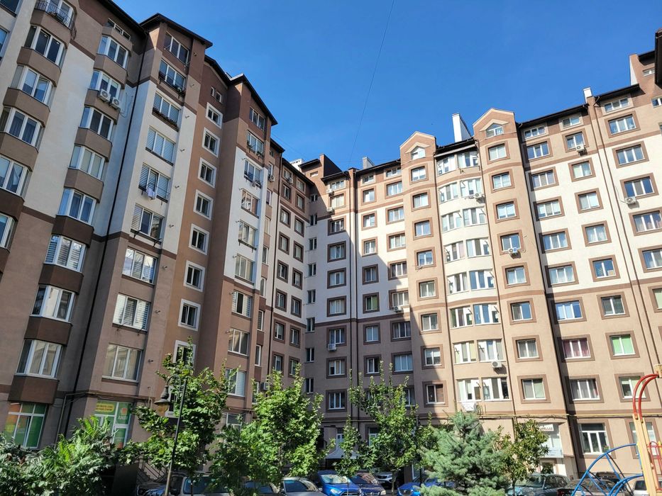 2 кімнатна квартира біля Арсену/Епіцентру