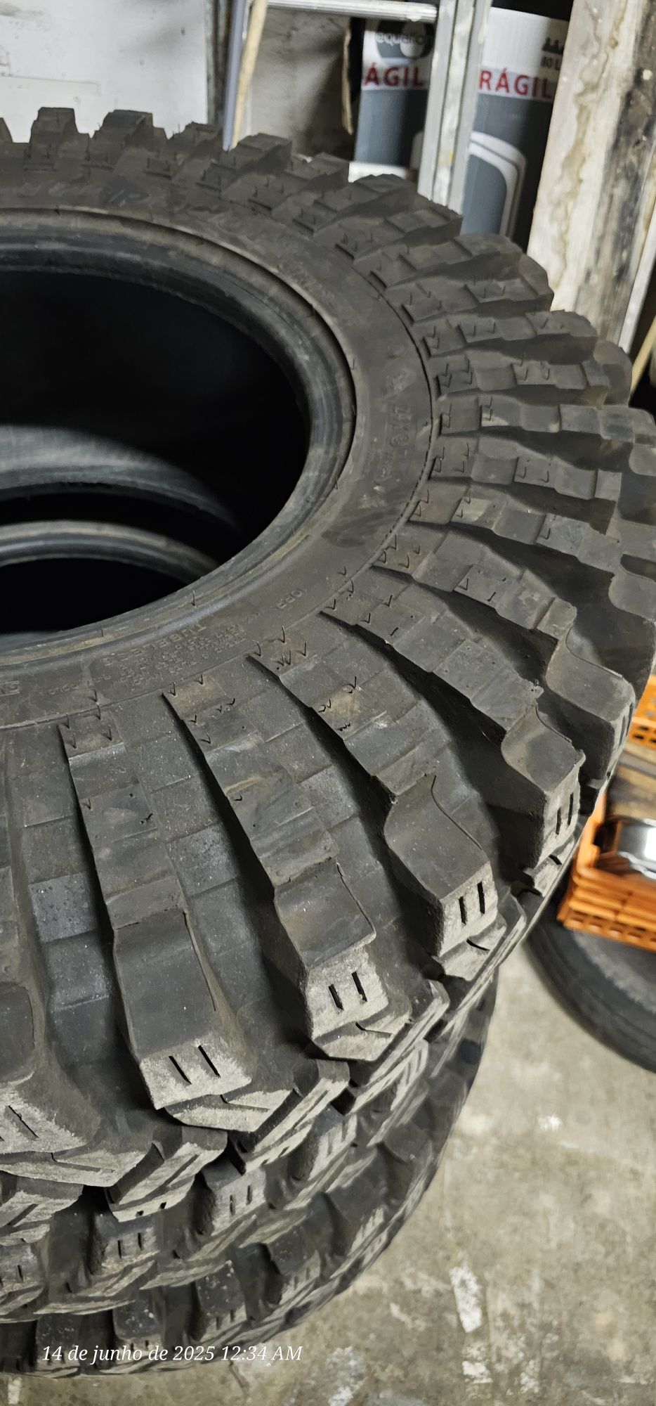 Maxxis trepador lista amarela 37x12.5x17