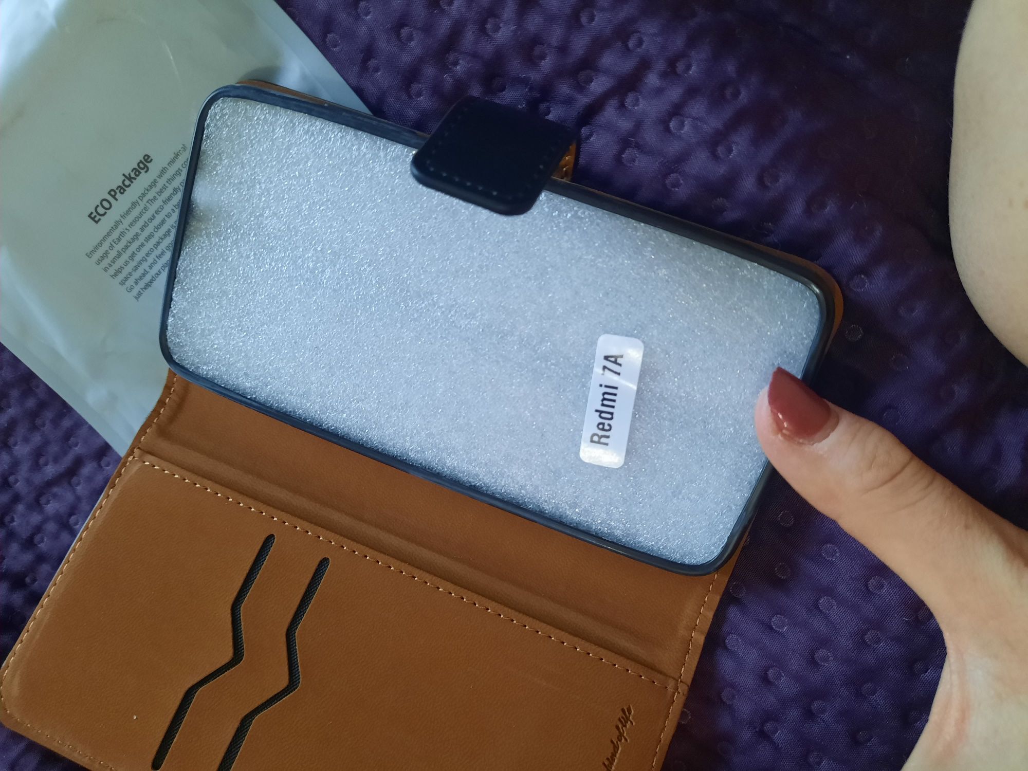 Etui na Xiaomi Redmi 7a Geeric zamykany nowy