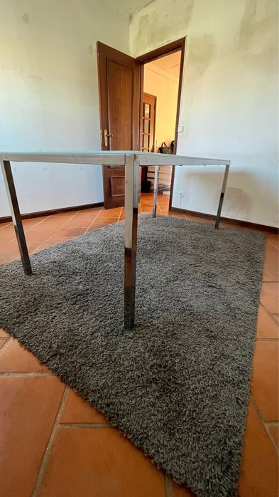 Mesa em Vidro Branco com Estrutura em Inox + 5 Cadeiras