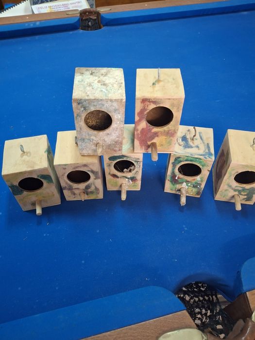 Vendo ninhos para piriquitos