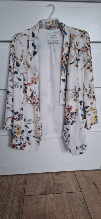 Jesienny żakiecik  narzutka bershka 36