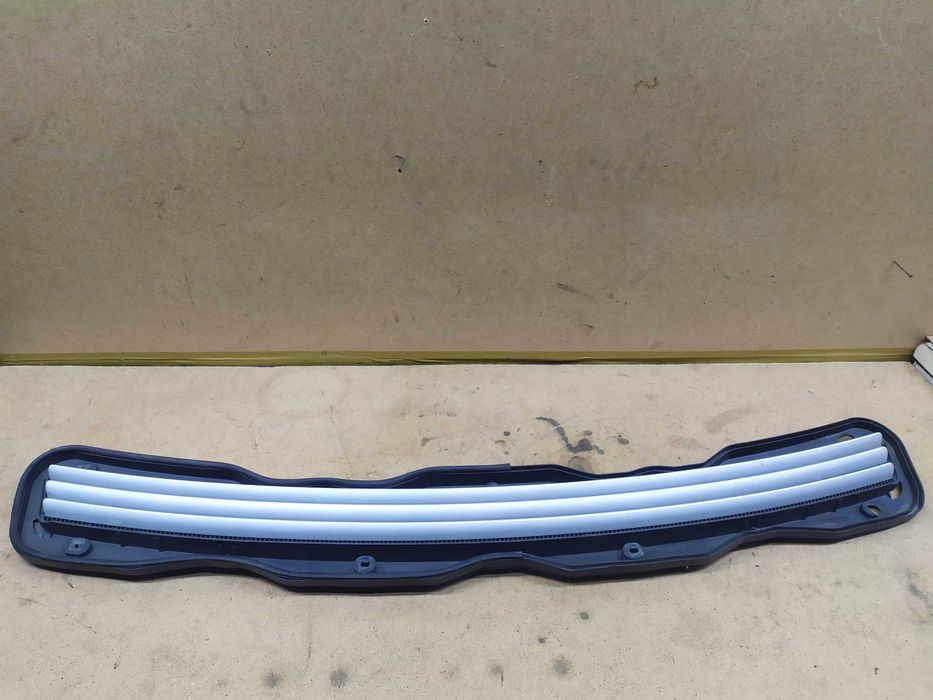 Решетка дефлектор воздухозаборник решітка Mercedes w210 рестайлінг 00р