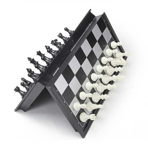 Шахматы магнитные с чёрными и белыми фигурами 36х36см