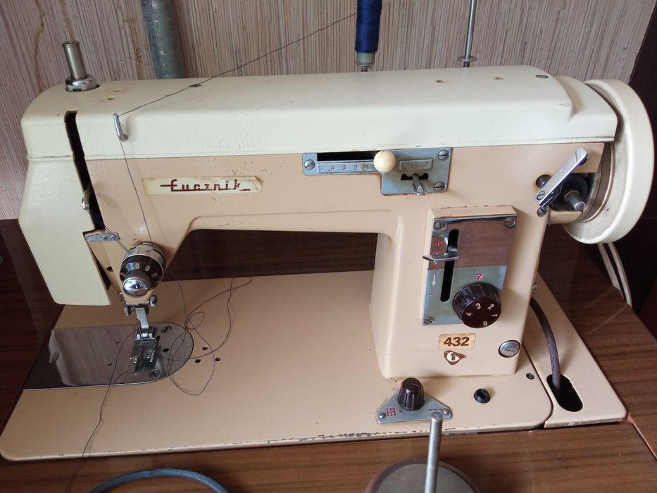 Maszyna do szycia Łucznik 432. Sprawna.