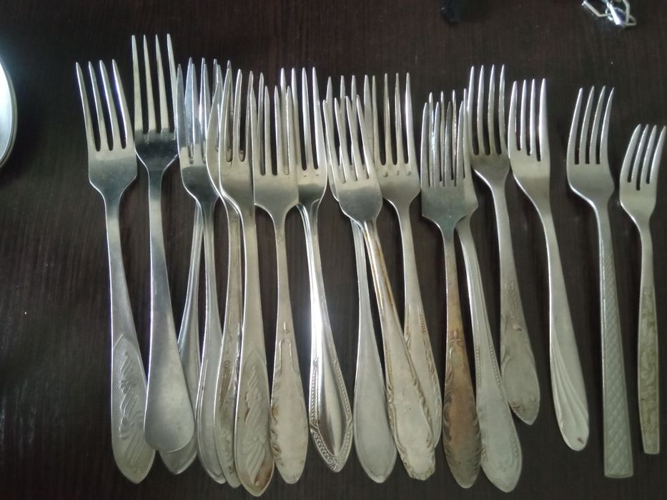 Вилки , ложки столові