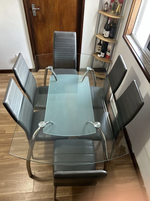 Mesa de jantar e cadeiras 6 lugares