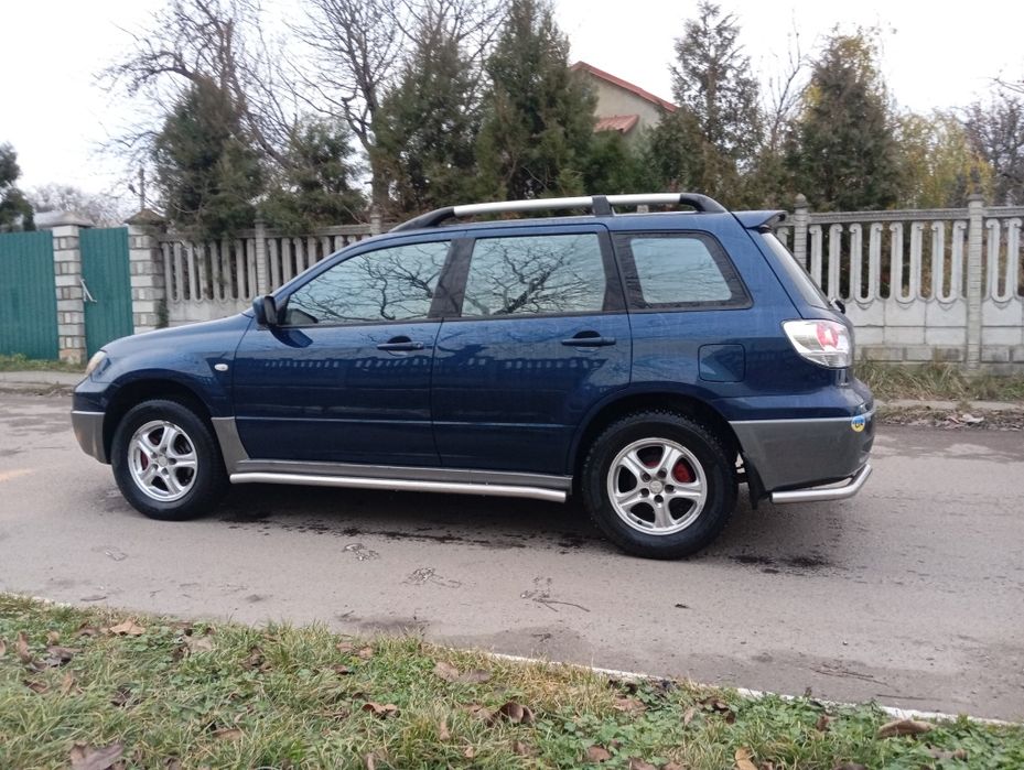 Продам хороше авто Mitsubishi Outllander 2004 року