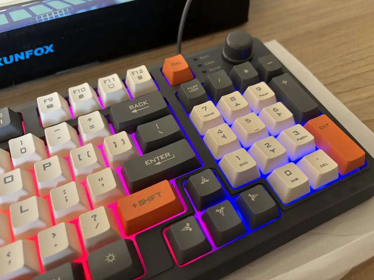 Клавиатура с подсветкой K82 RGB, игровая геймерская с подсветкой