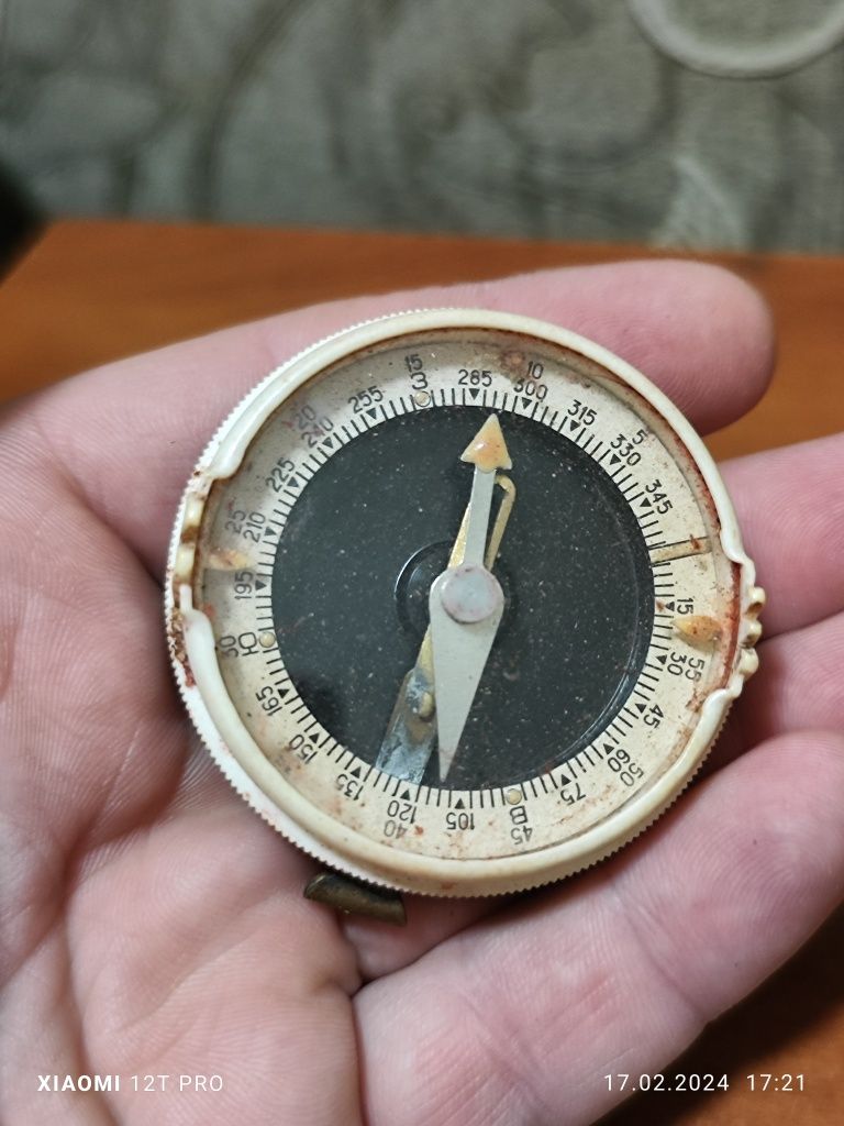 Продам для колекции компас СССР