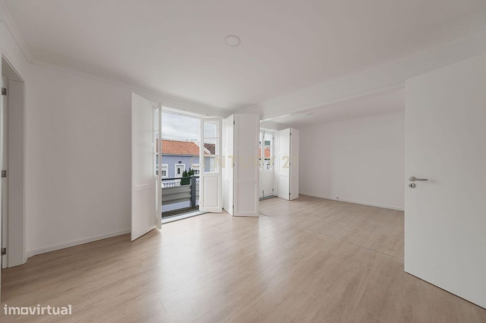 Apartamento T2 Renovado no Centro Histórico de Angra do Heroísmo