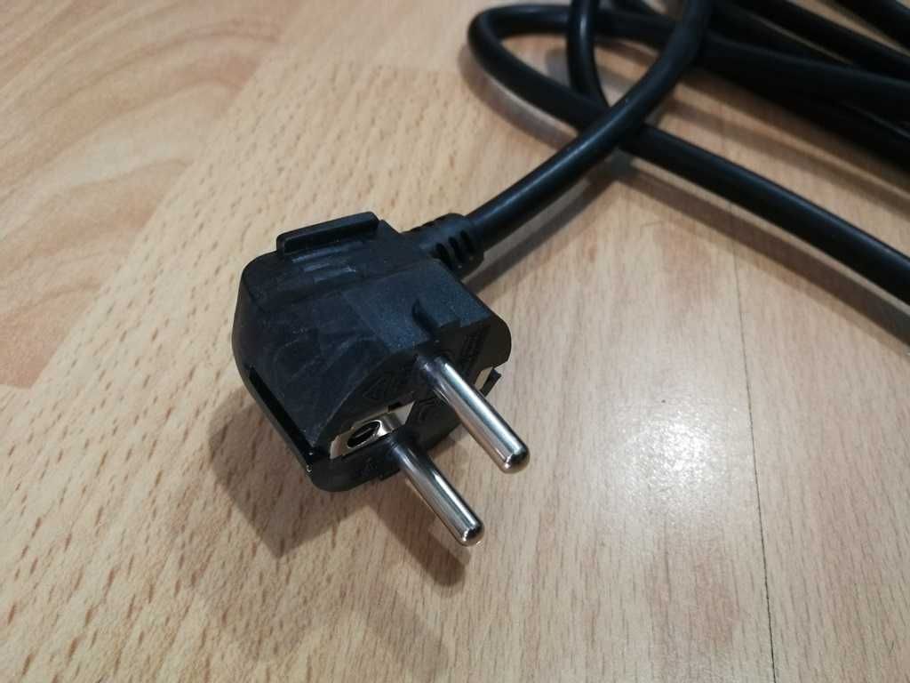 Kabel zasilający odbiornikowy przewód 3x1,5mm z wtyczką uni schucko