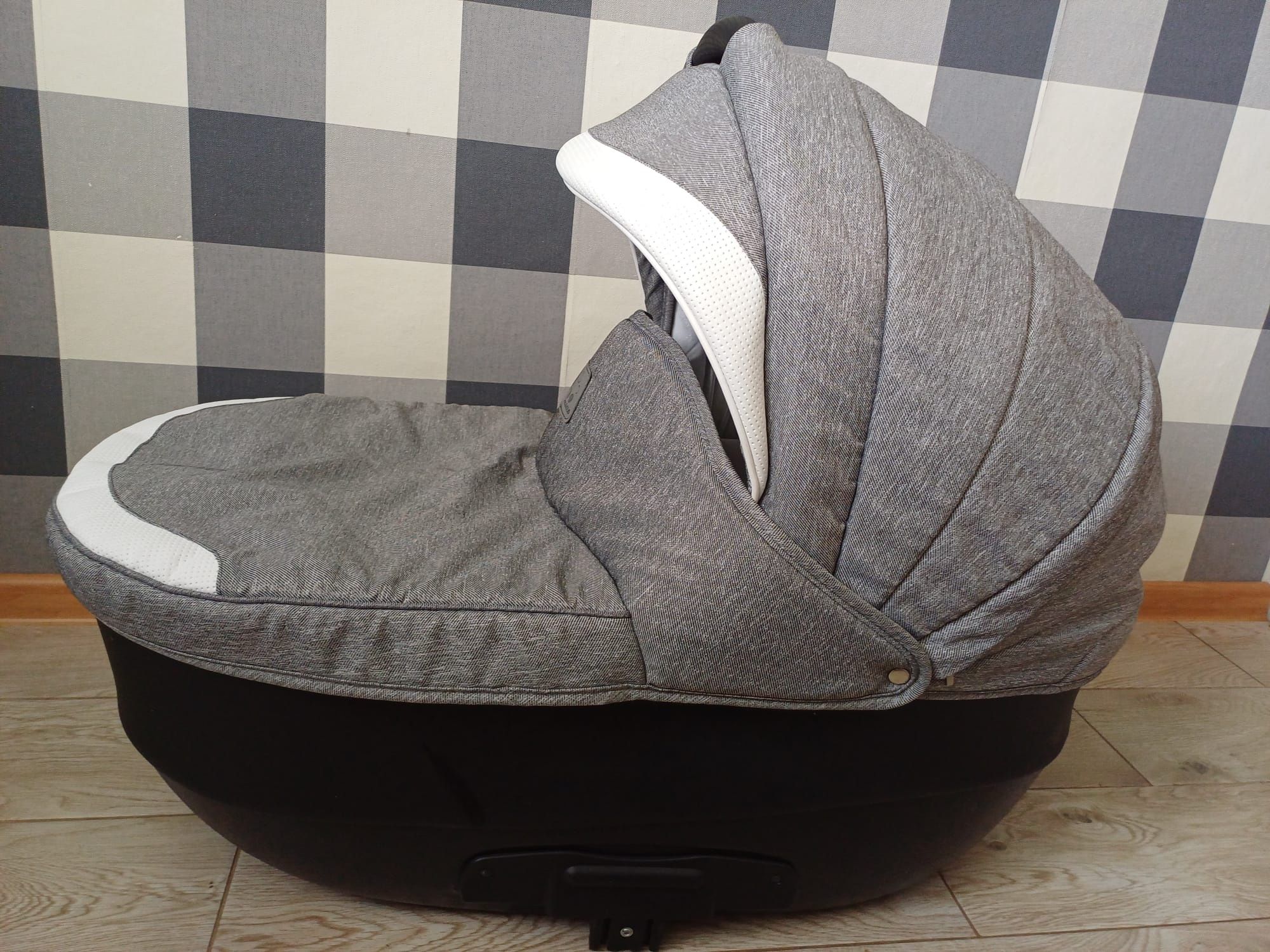 Sprzedam wózek Camarelo Baleo 4w1