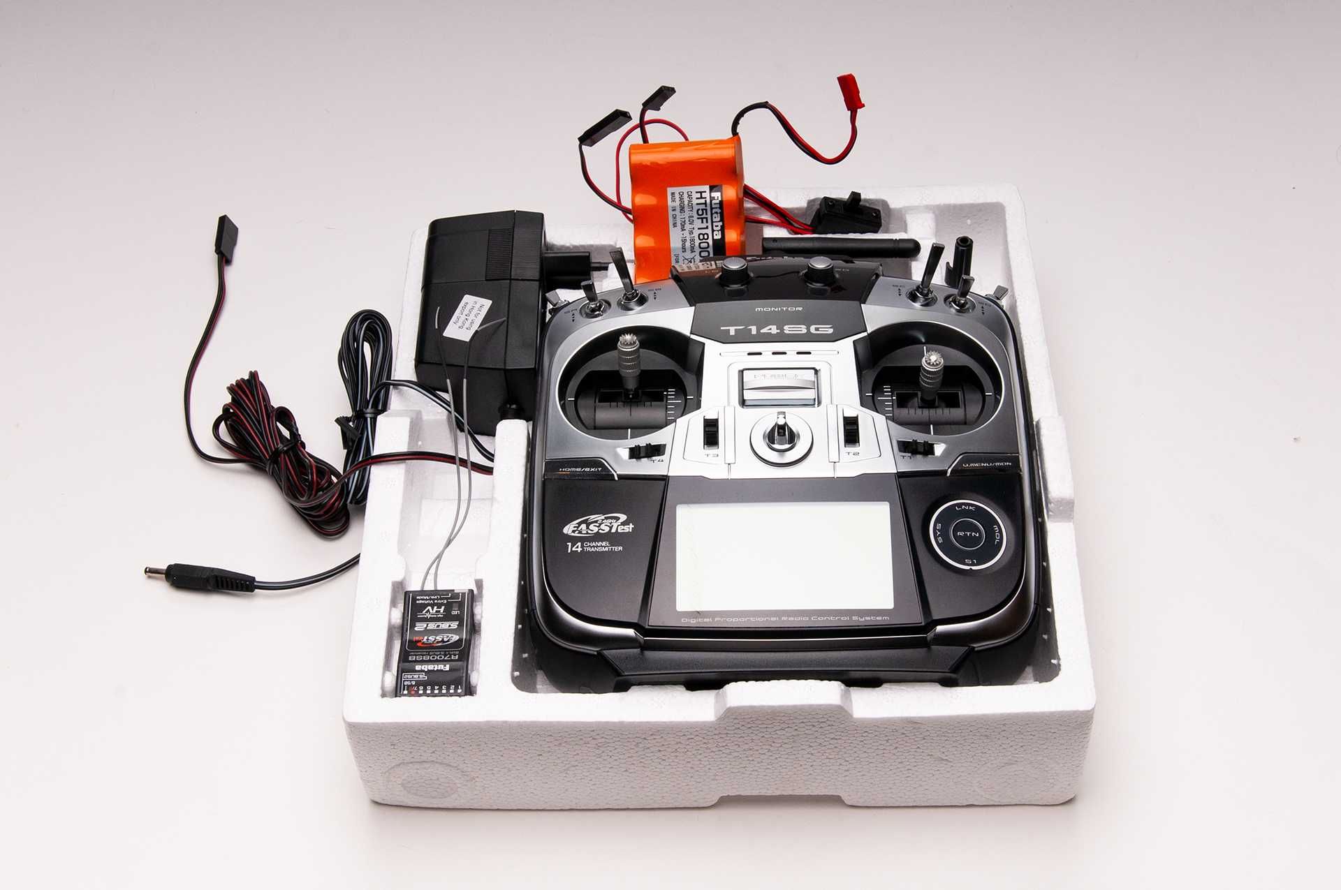 Futaba T14SG + odbiornik R7008SB + interfejs USB + adapter Futaba