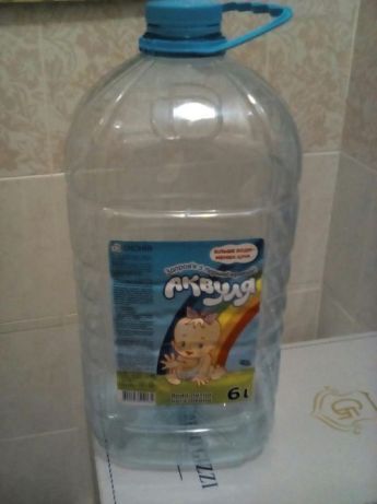 Пластиковые бутылки из под воды на 6л.