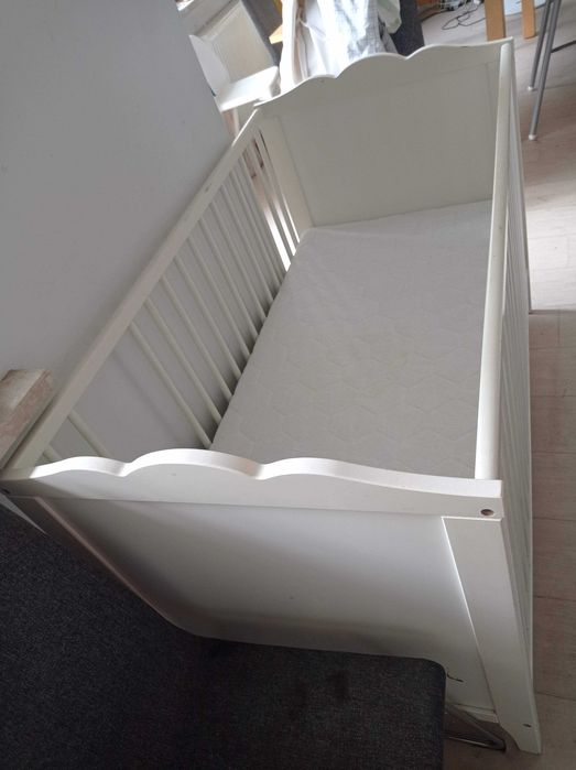 Łóżeczko dla dziecka 60 x 120 z grubym materacem