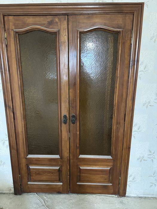 Продам двері з чистого дерева разом з коробкою