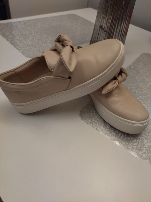 Zara półbuty w bdb stanie