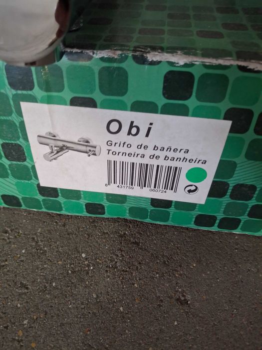 Torneira banheira nova da marca obi excelente qualidade